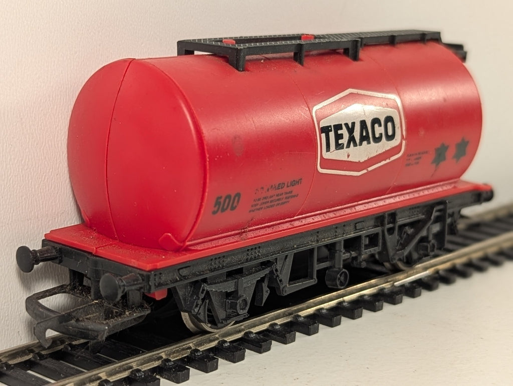 Hornby R231 OO Gauge Red Texaco Tank Wagon