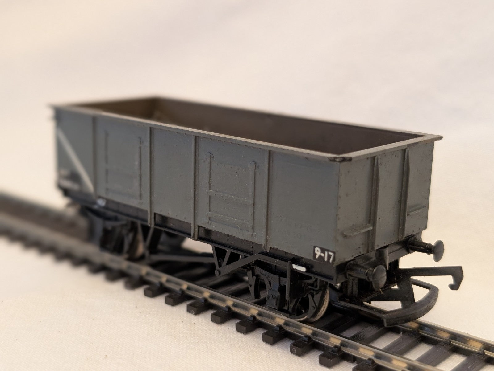 Tri-ang OO Gauge LNER Open Wagon Goods Wagon B200114 BR Grey (Repaint)