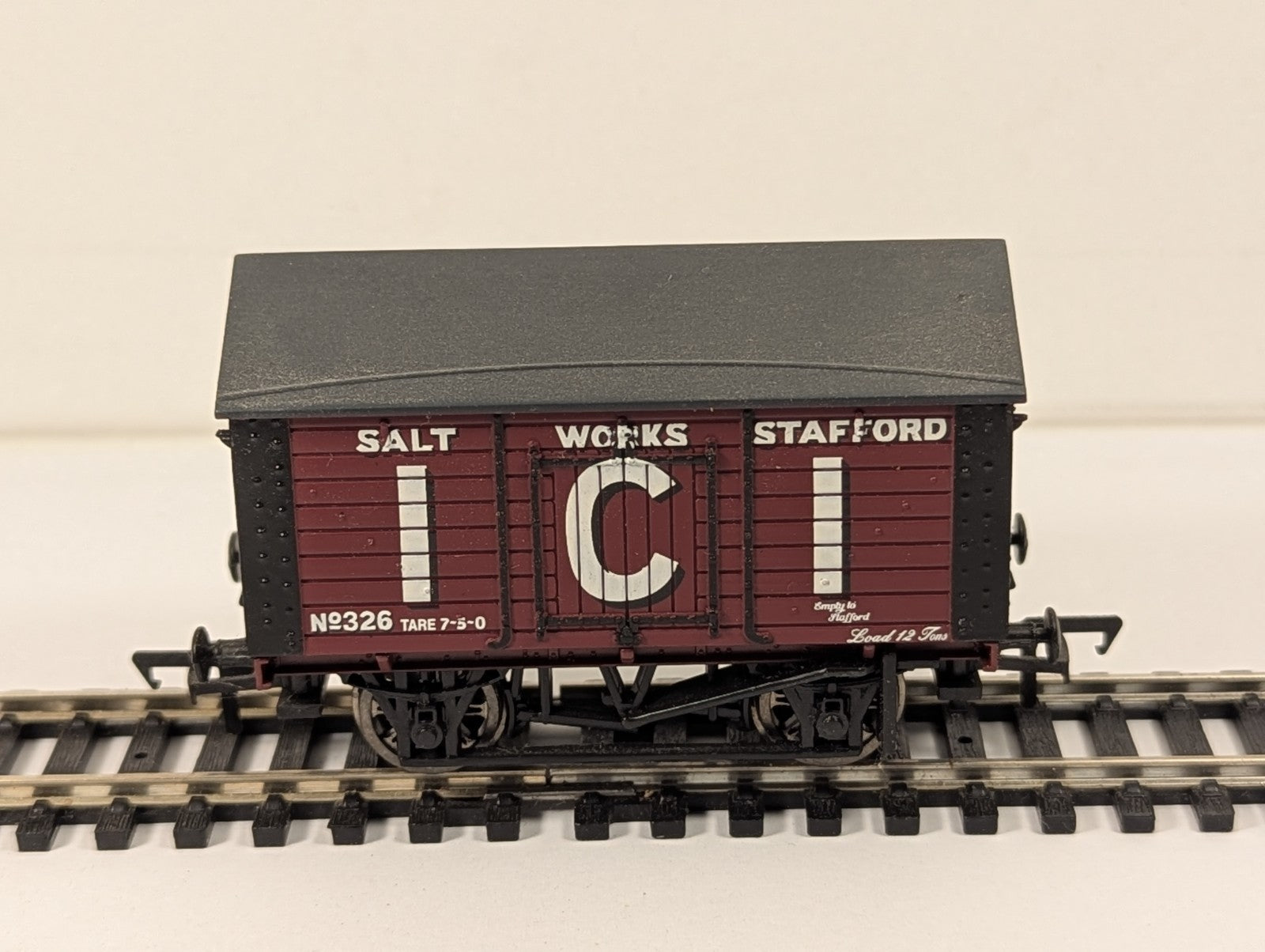 Bachmann OO Gauge 12 Ton Peaked Roof Salt Van Goods Wagon 326