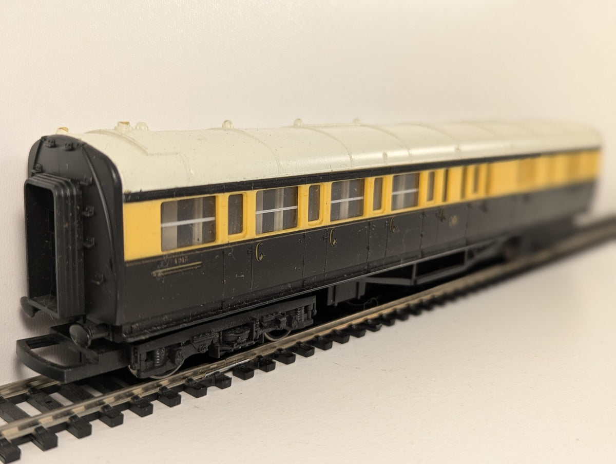 Hornby OO Gauge GWR Collett Brake Third Coach