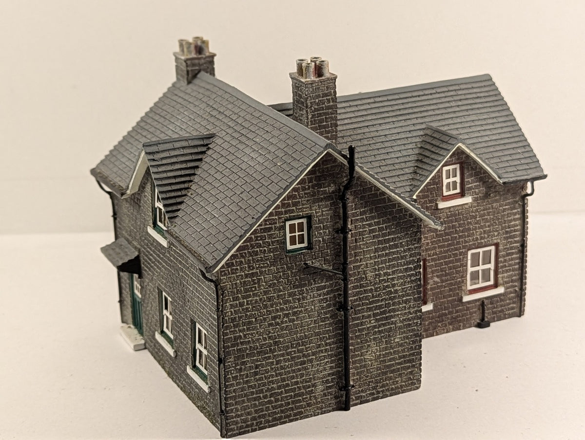 Hornby OO Gauge Skaledale Stone Station Cottages Building R8715