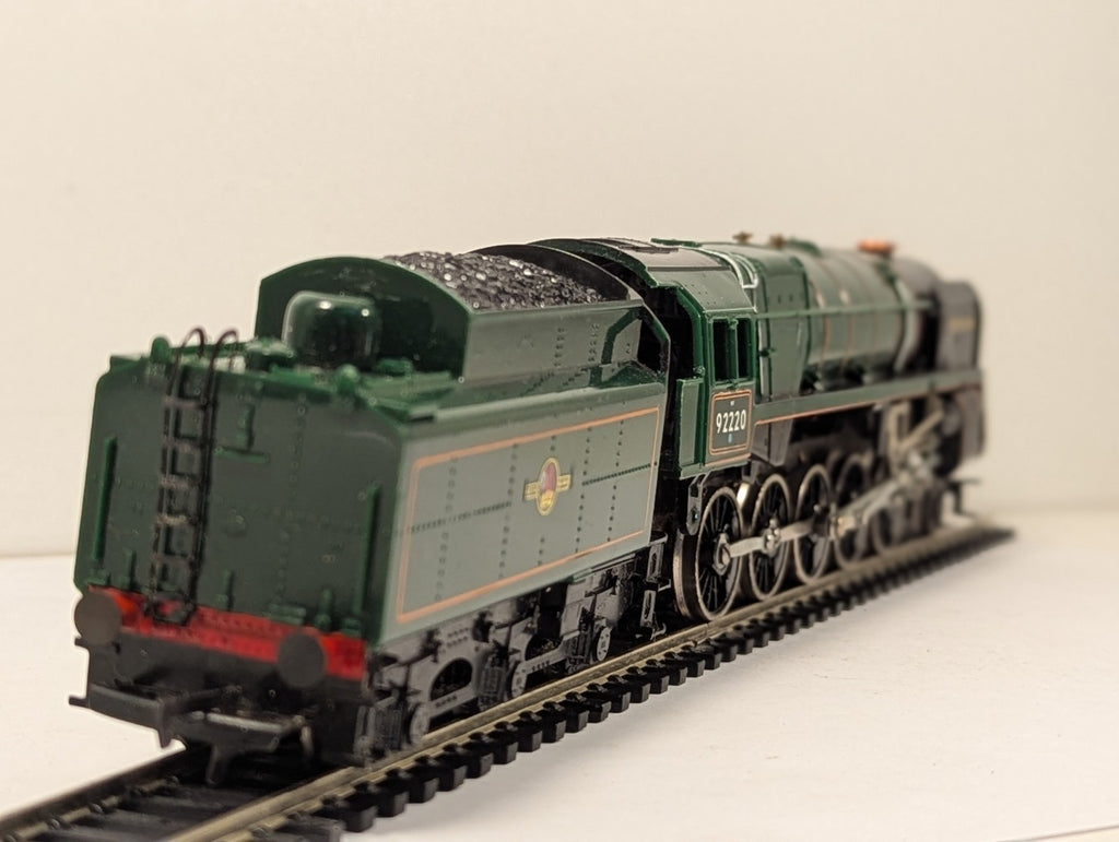 Tri-ang Hornby OO Gauge Evening Star Steam Locomotive 92220 BR Green
