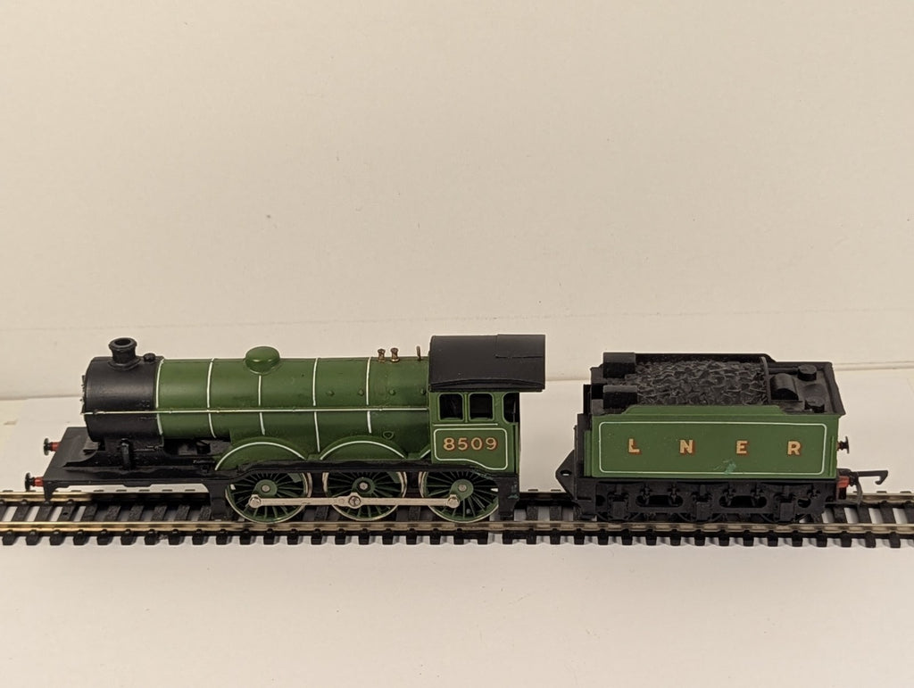 Hornby OO Gauge R150 LNER Class B12/3 4-6-0 Locomotive 8509 Spares