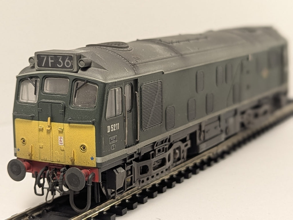 Bachmann Branchline 32-325DC Class 25/1 D5211 in BR Green