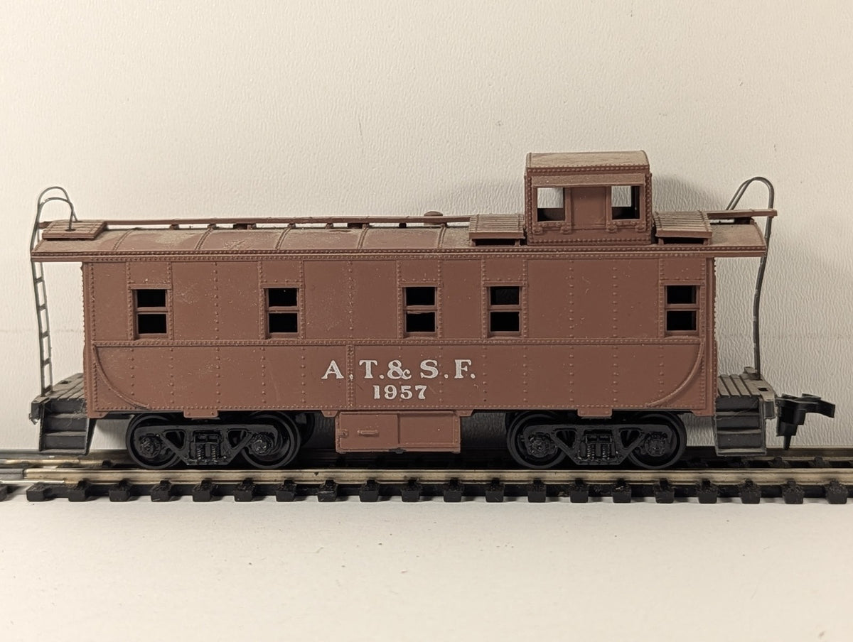 Tri-ang OO Gauge Transcontinental AT&SF Caboose 1957 AT&SF Brown R113