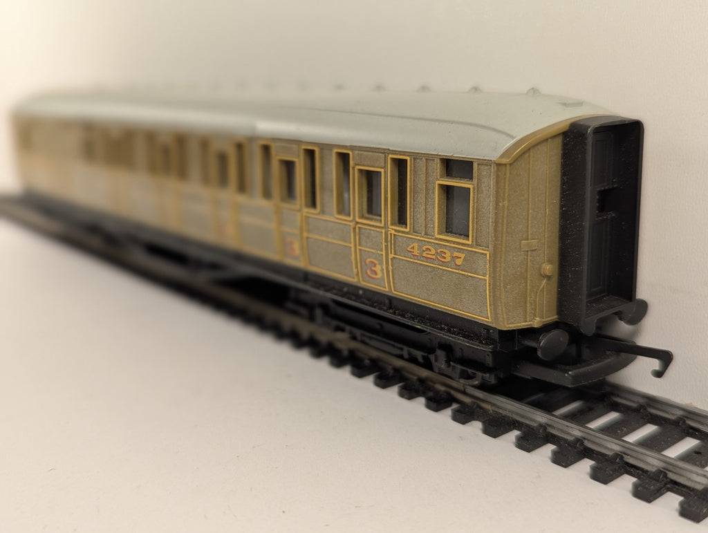 Hornby OO Gauge LNER Brake Composite Coach Passenger Coach 4237 LNER Teak