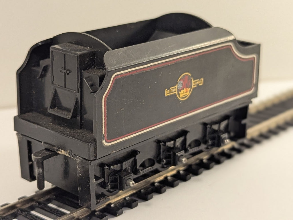 Tri-ang OO Gauge BR Black Steam Locomotive Tender R30 R31