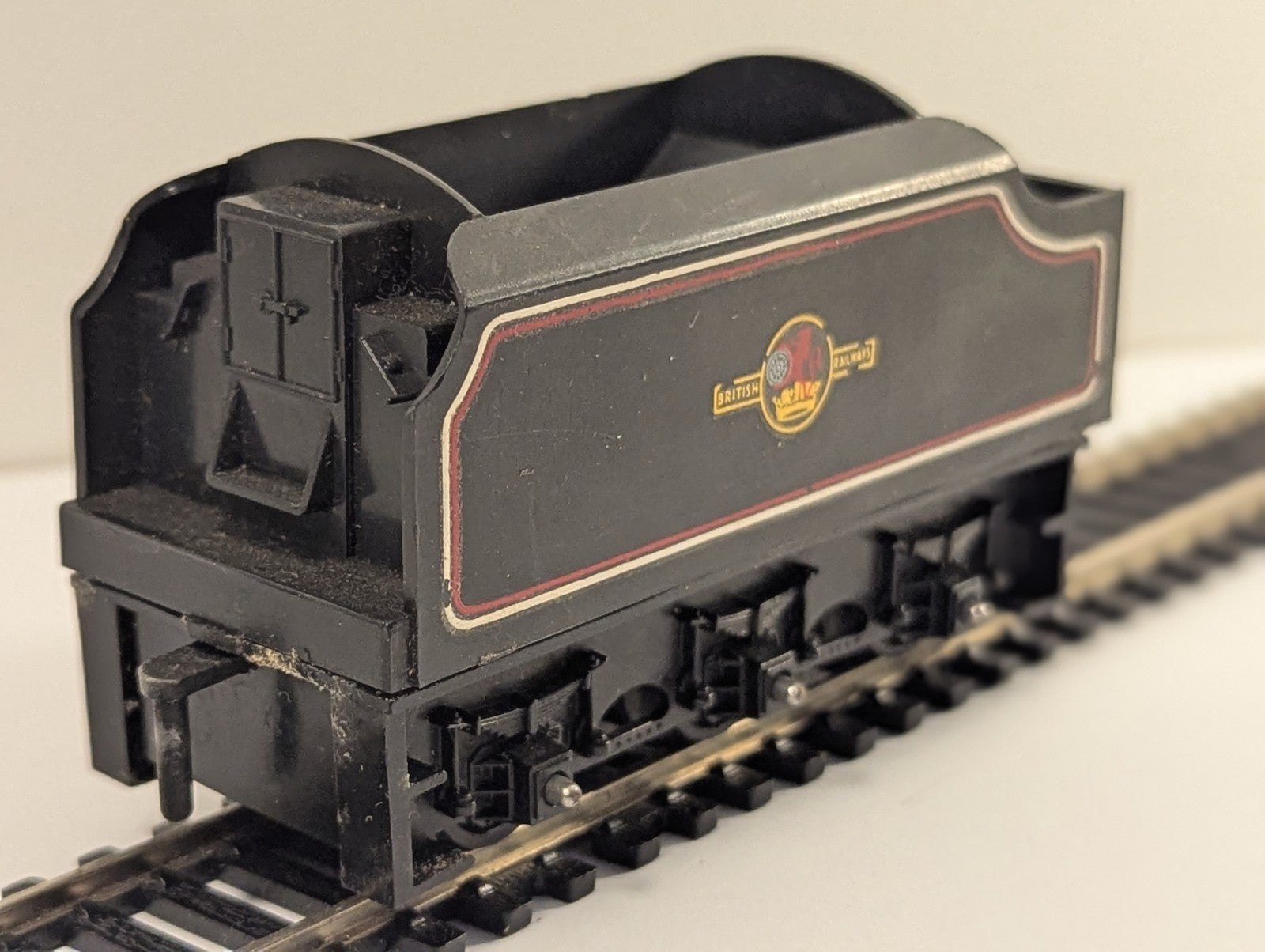 Tri-ang OO Gauge BR Black Steam Locomotive Tender R30 R31