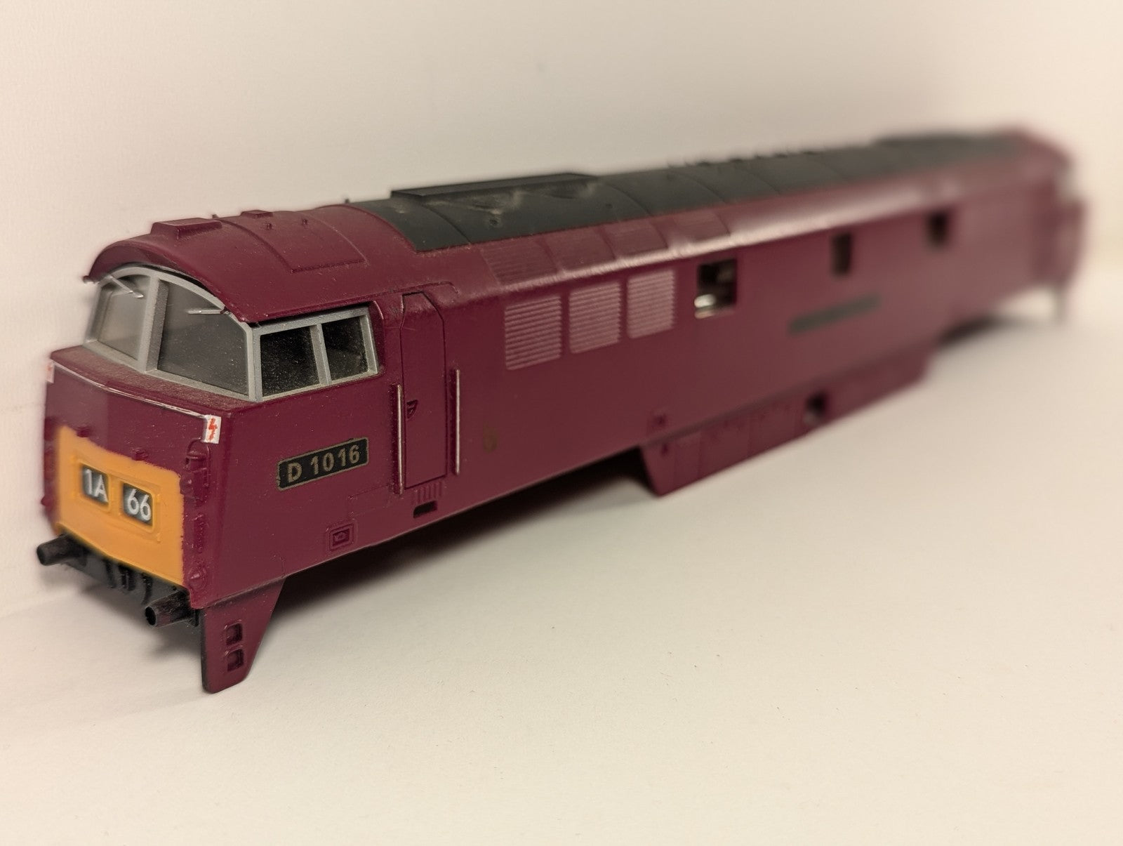 Lima OO Gauge Class 52 Western Gladiator Body Shell D1016 BR Maroon 205121
