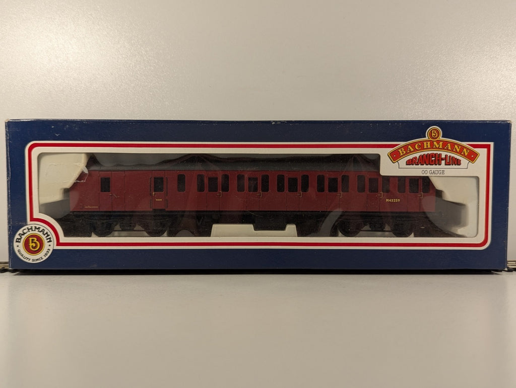 Bachmann OO Gauge 57ft BR Mk1 Suburban Brake Passenger Coach M43259