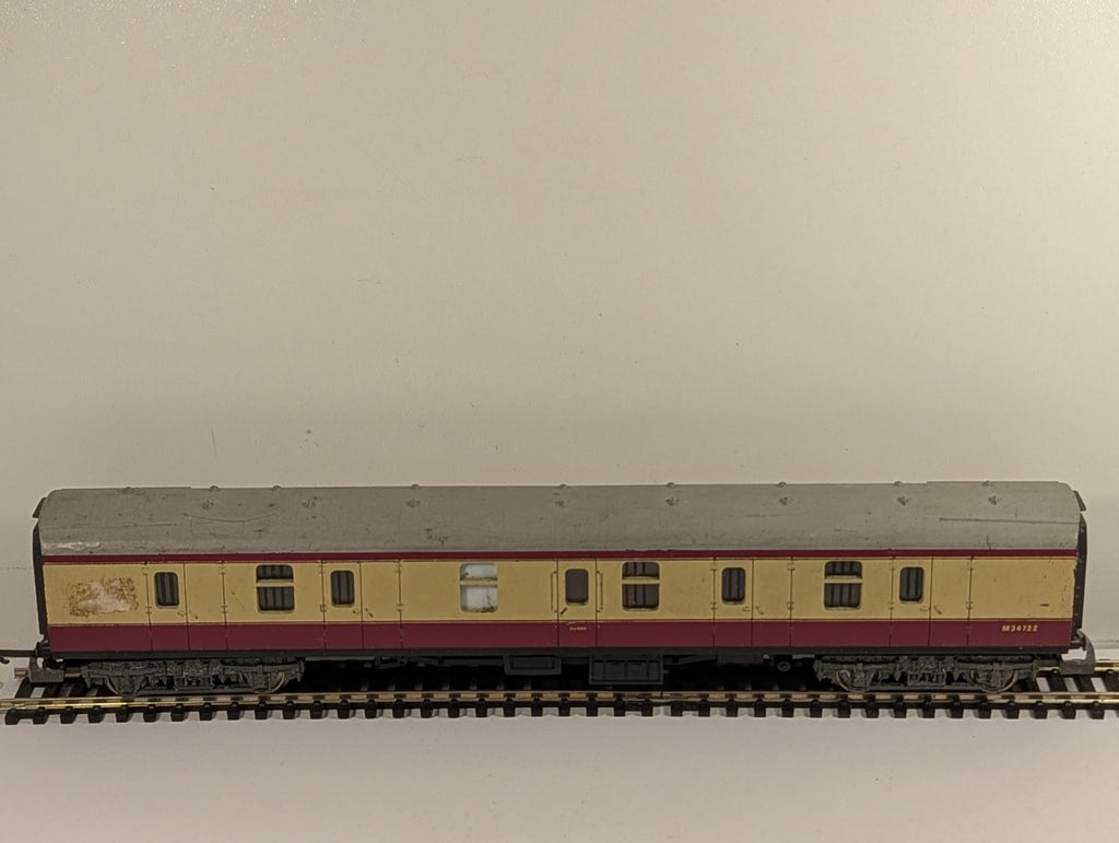 Lima OO Gauge BR Mk1 BSK Brake Second Corridor Coach Passenger Coach