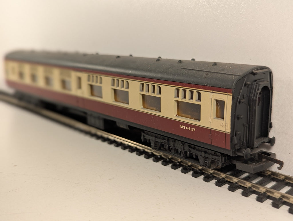 Lima OO Gauge BR Mk1 Corridor Second SK Passenger Coach M24437