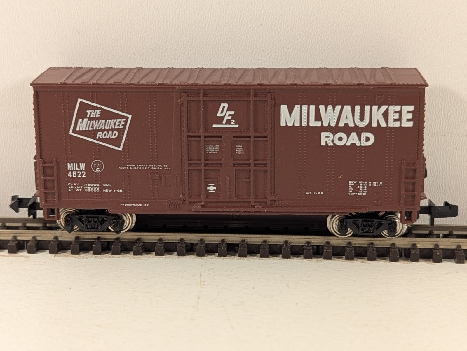 Bachmann N Gauge Milwaukee Road 40ft Hi-Cube Boxcar
