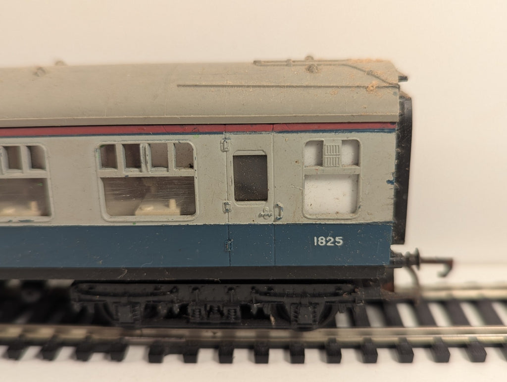 Hornby R729 OO Gauge BR Mk1 Buffet Coach No.1825 – Blue & Grey – Needs a Clean