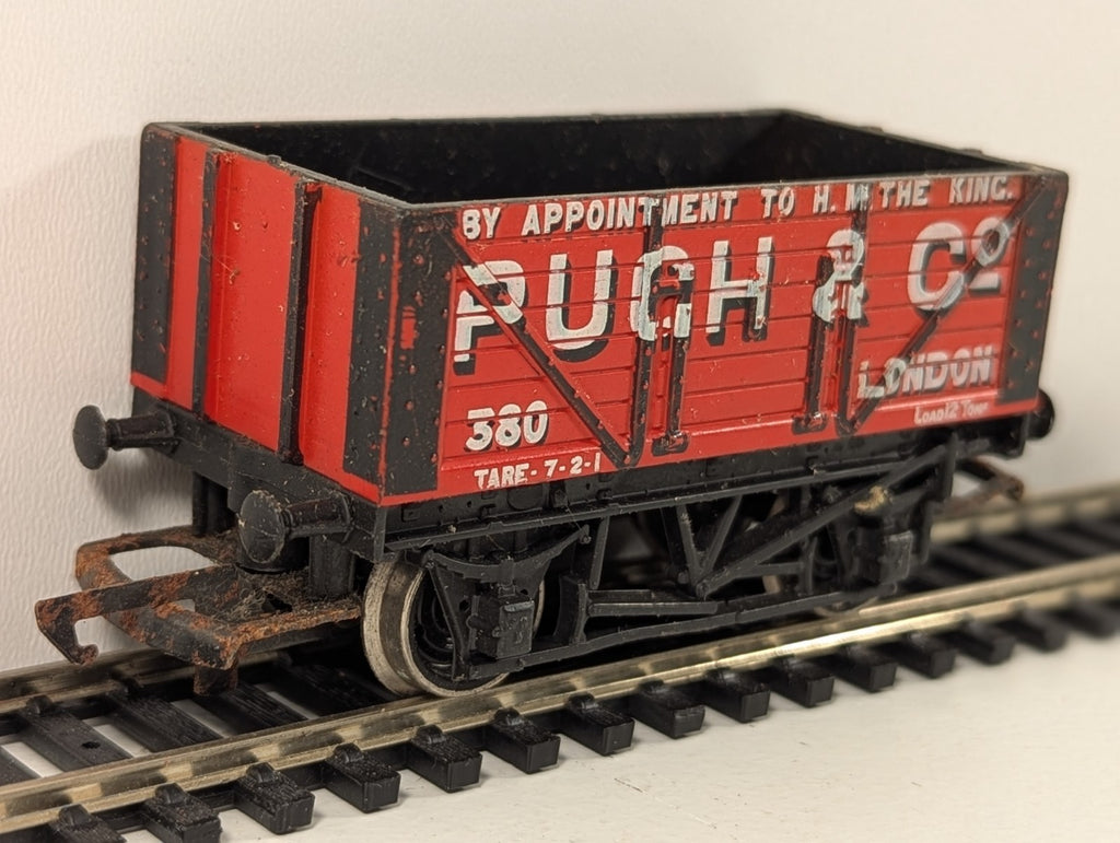 Hornby R010 OO Gauge Pugh & Co 12 Ton Coal Wagon