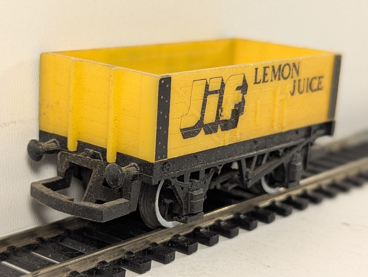 Hornby OO Gauge Jif Lemon Juice Wagon Open Wagon R012