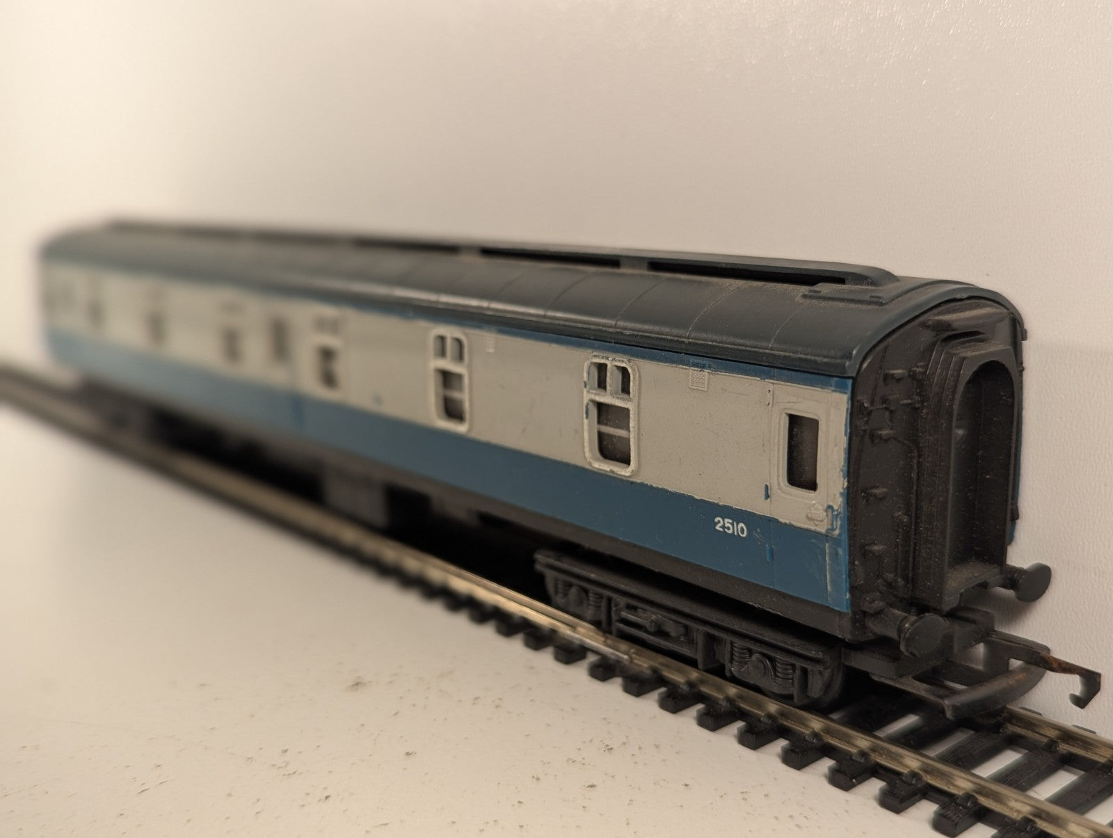 Hornby R416  OO Gauge BR Mk1 Sleeper Coach 2510 BR Blue & Grey