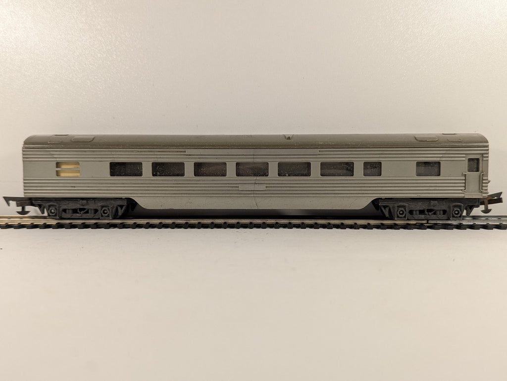 Tri-ang OO Gauge Transcontinental Passenger Coach Silver R.24