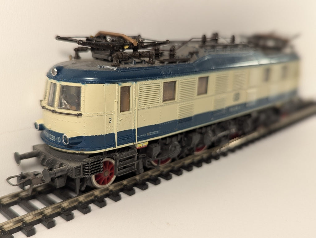 Roco HO Gauge DB Class BR 118 Electric Locomotive 118 028-0