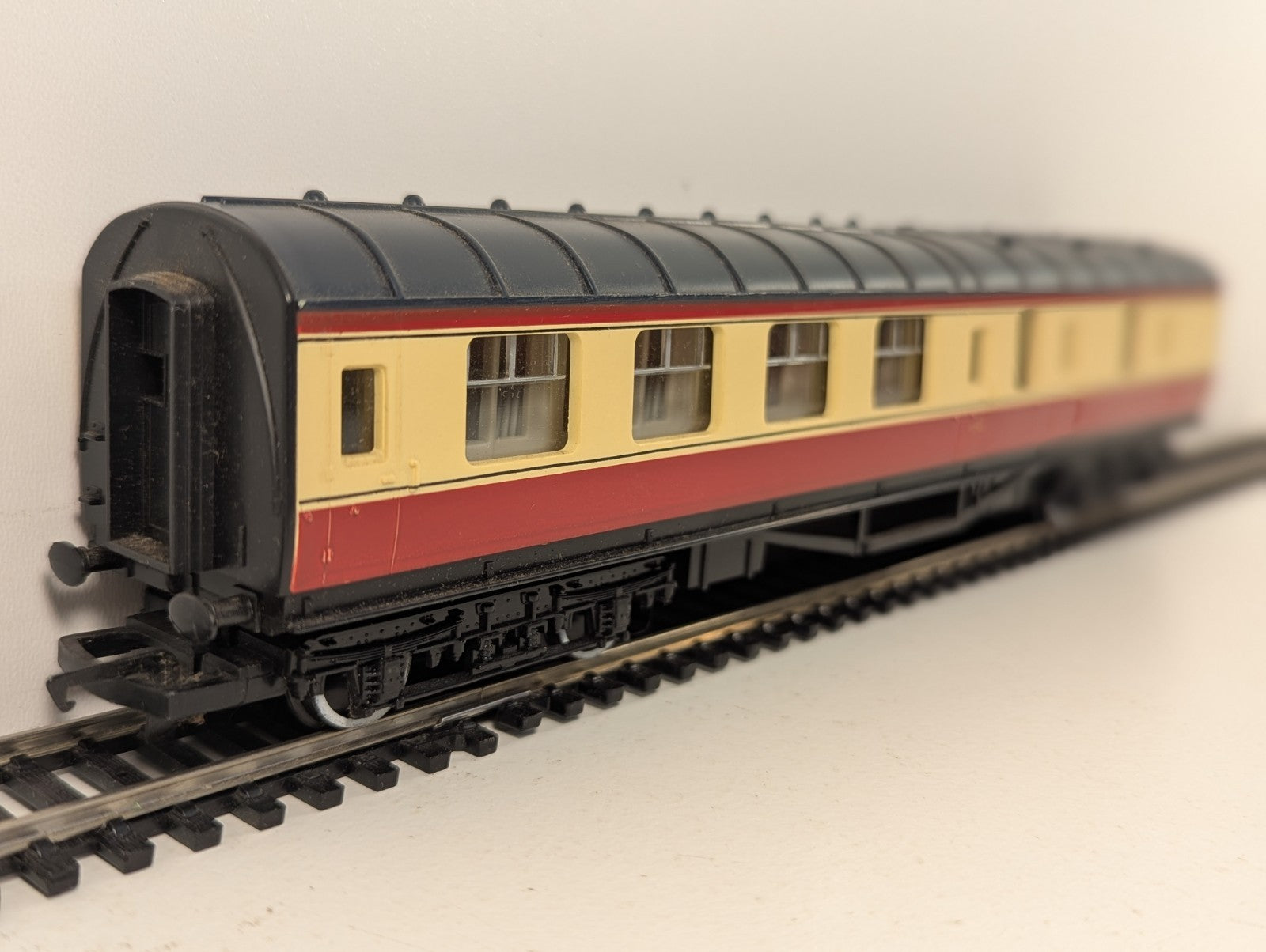 Hornby R.423 BR Mk1 Brake Second Corridor (BSK)