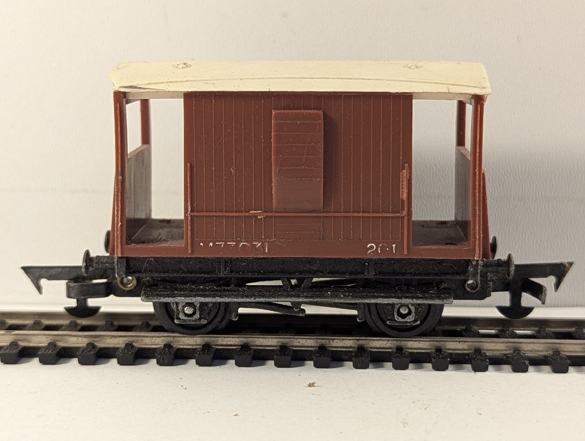 Tri-ang OO Gauge LMS 20 Ton Goods Brake Van M77031 Brown R16