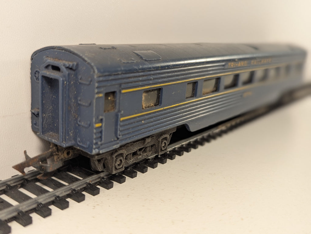 Tri-ang R131 OO Gauge Transcontinental Vista Passenger Car