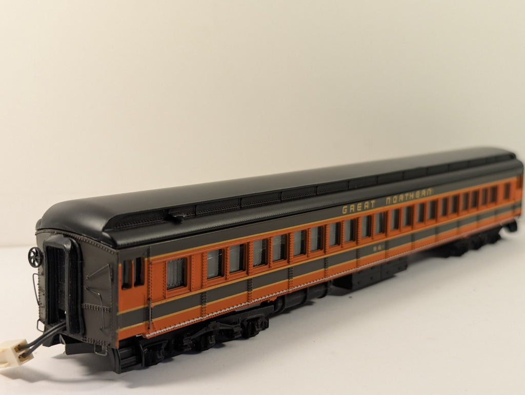 Bachmann Spectrum 89031 HO Gauge Great Northern Combine Car - Boxed