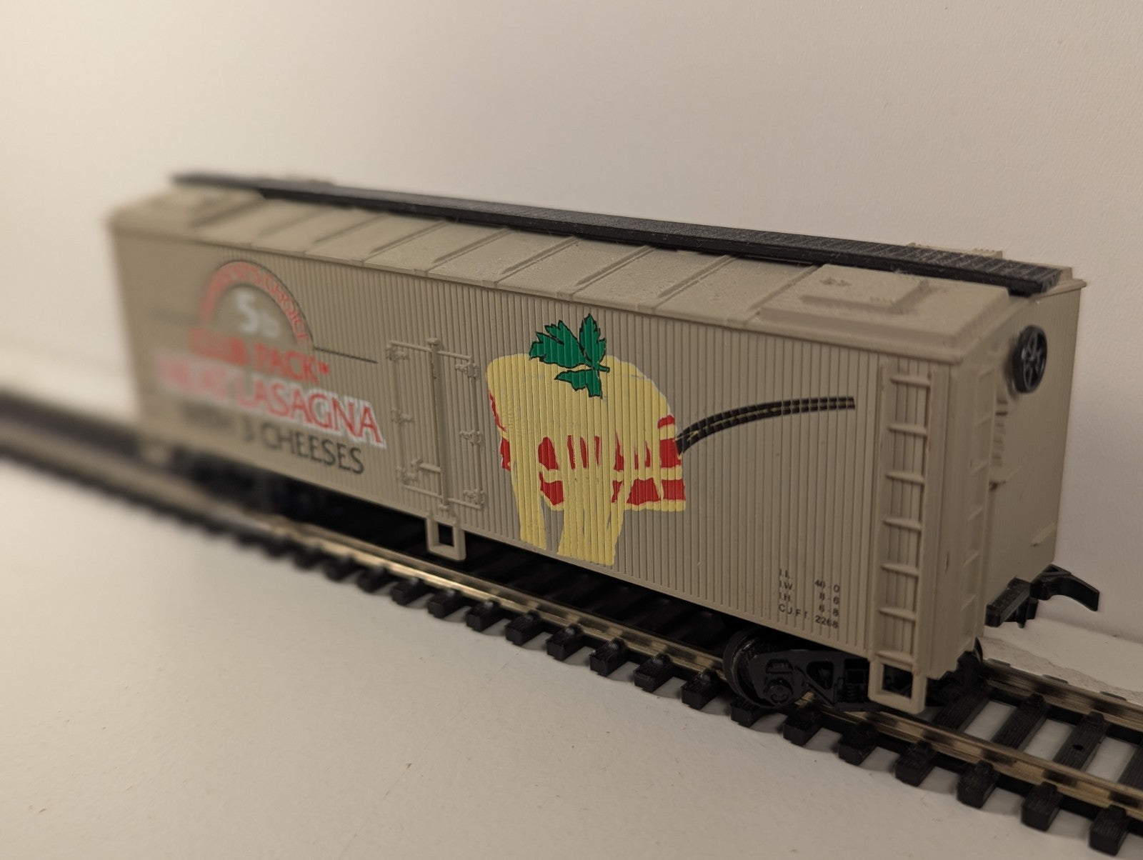 Athearn HO Gauge President’s Choice Meat Lasagna Box Car