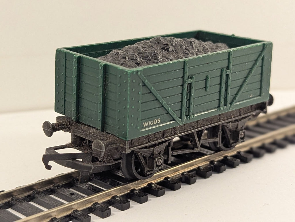 Tri-ang OO Gauge R10/13 5-Plank Open Wagon with Coal Load Green
