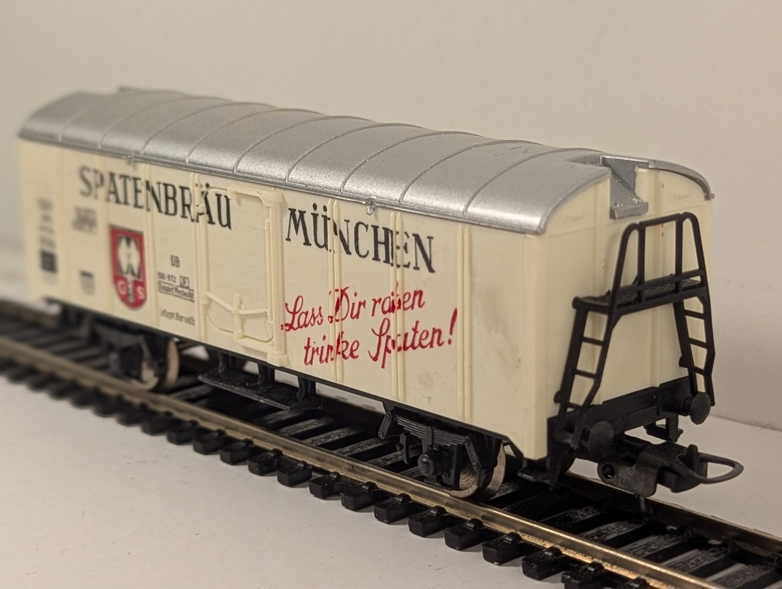 Lima HO Gauge White Spatenbräu Beer Refrigerator Car Boxed