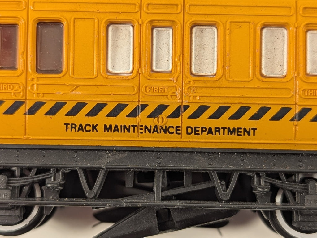 Hornby OO Gauge Track Maintenance Department 4-Wheel Coach