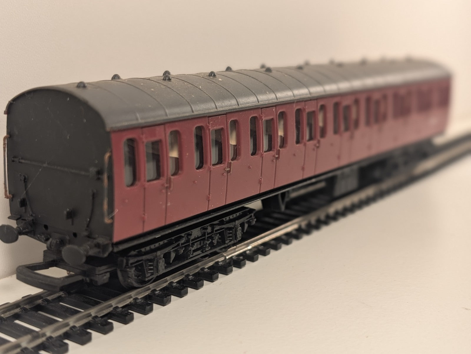 Bachmann Branchline 34-601 57ft BR Mk1 Suburban Coach in BR Crimson