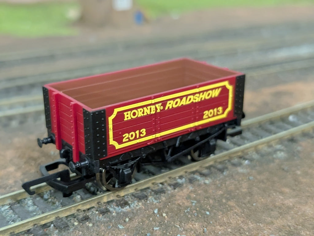 Hornby 2013 Roadshow Wagon OO Gauge