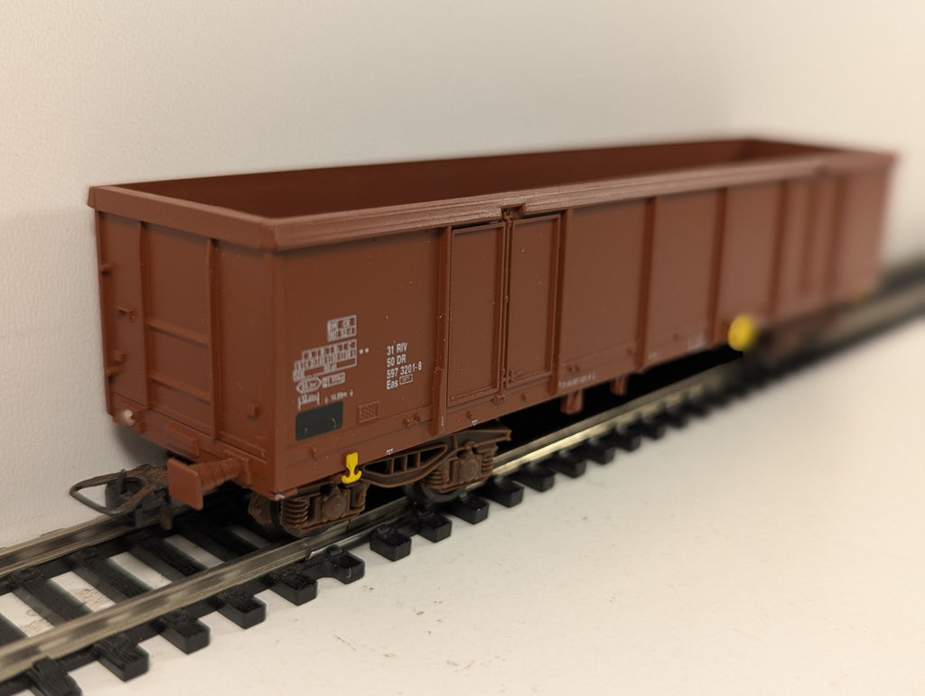 Lima HO Gauge DR Eas High-Sided Open Wagon – Graffiti