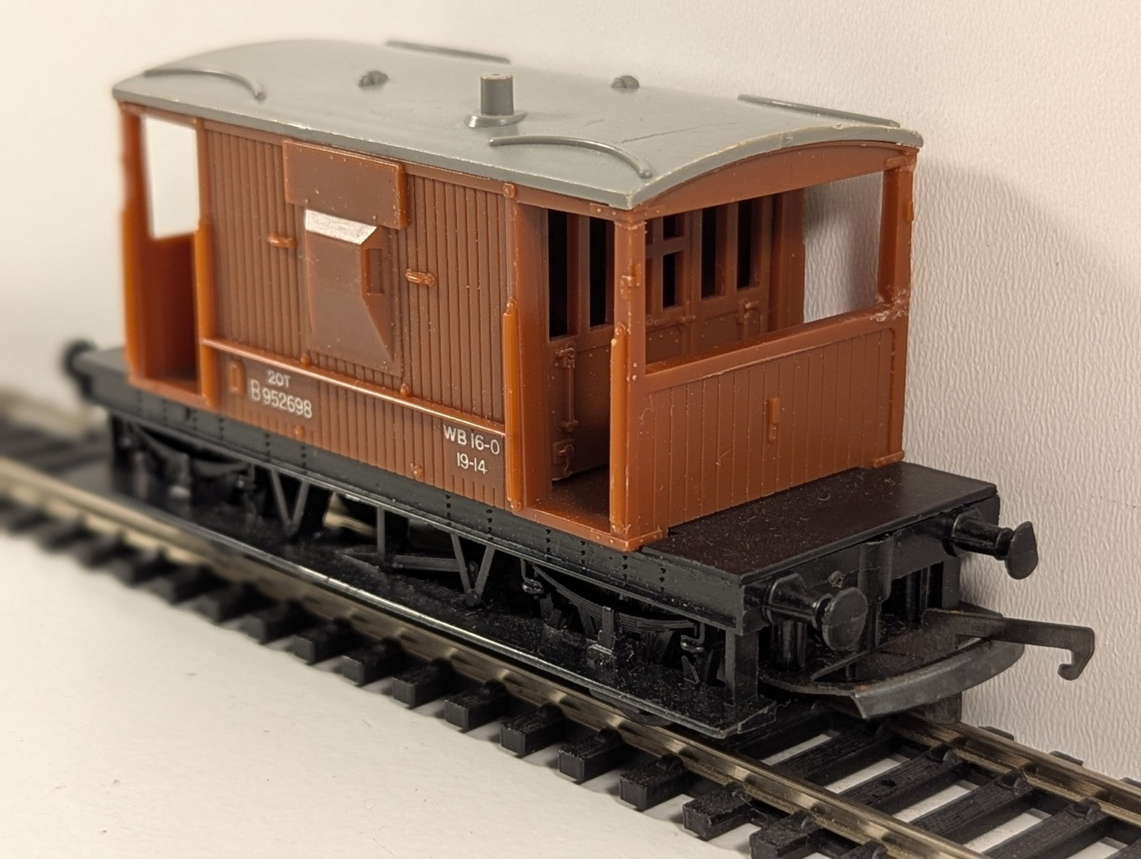 Hornby RailRoad – BR 20 Ton Brake Van (OO Gauge)