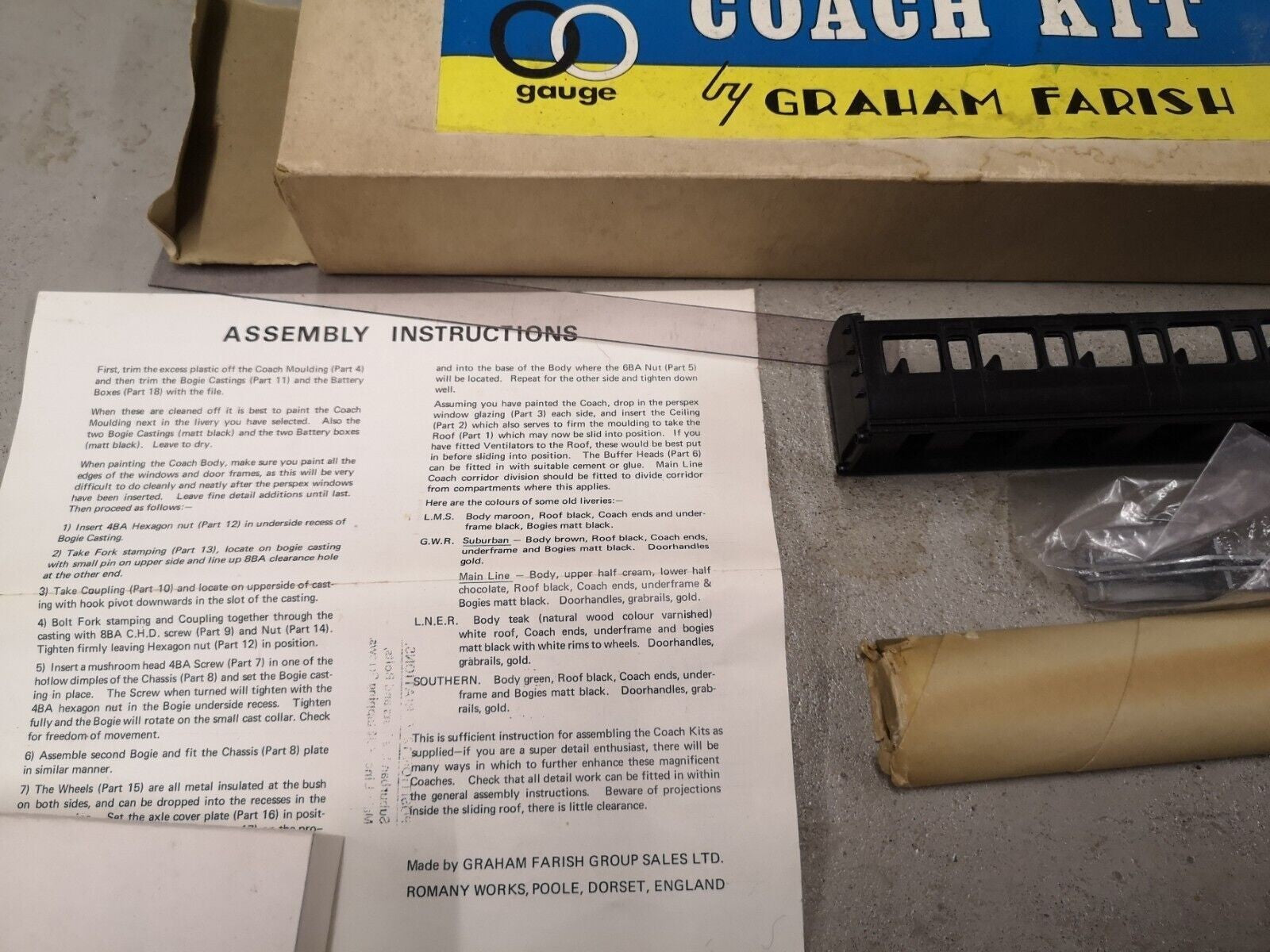Graham Farrish Suburban Coach Kit OO Gauge Boxed
