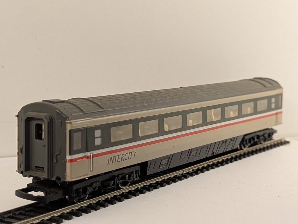 Hornby OO Gauge BR Mk3 Tourist Second Open (TSO) Passenger Coach 42
