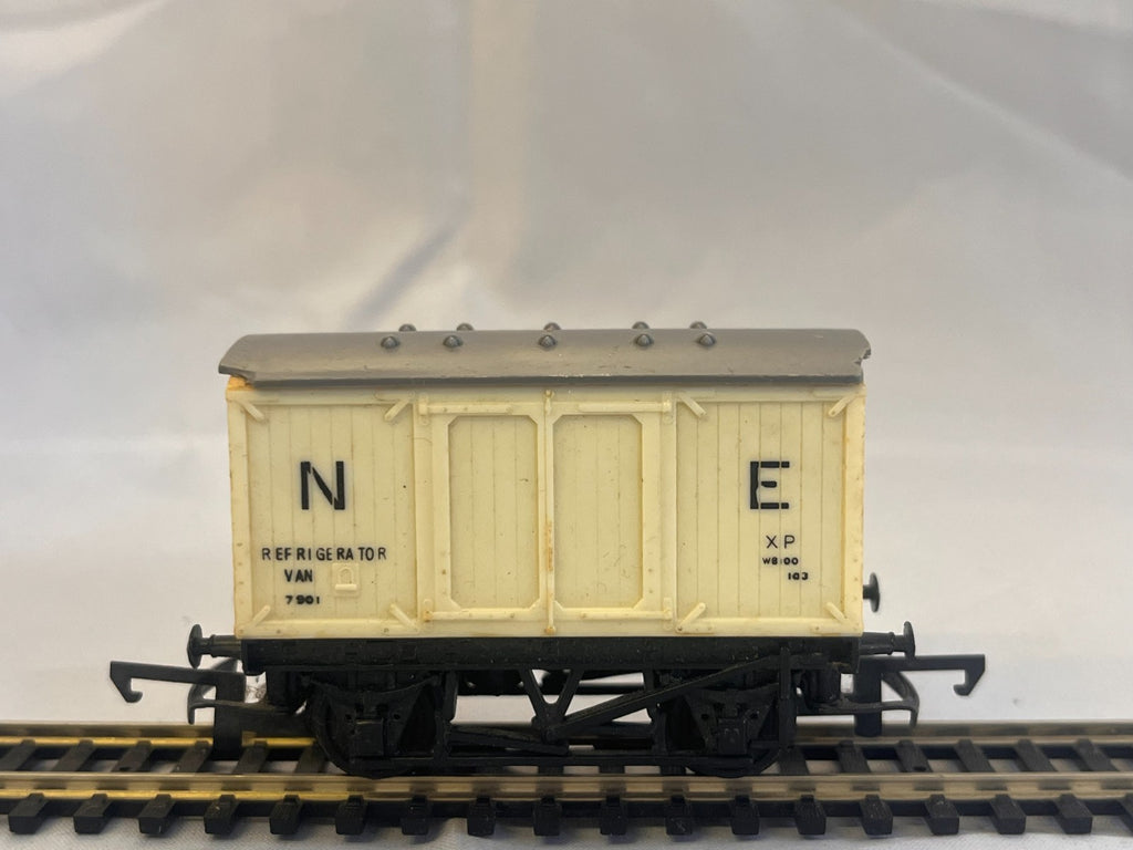 Tri-ang R21 OO Gauge NE Refrigerator Van 7901