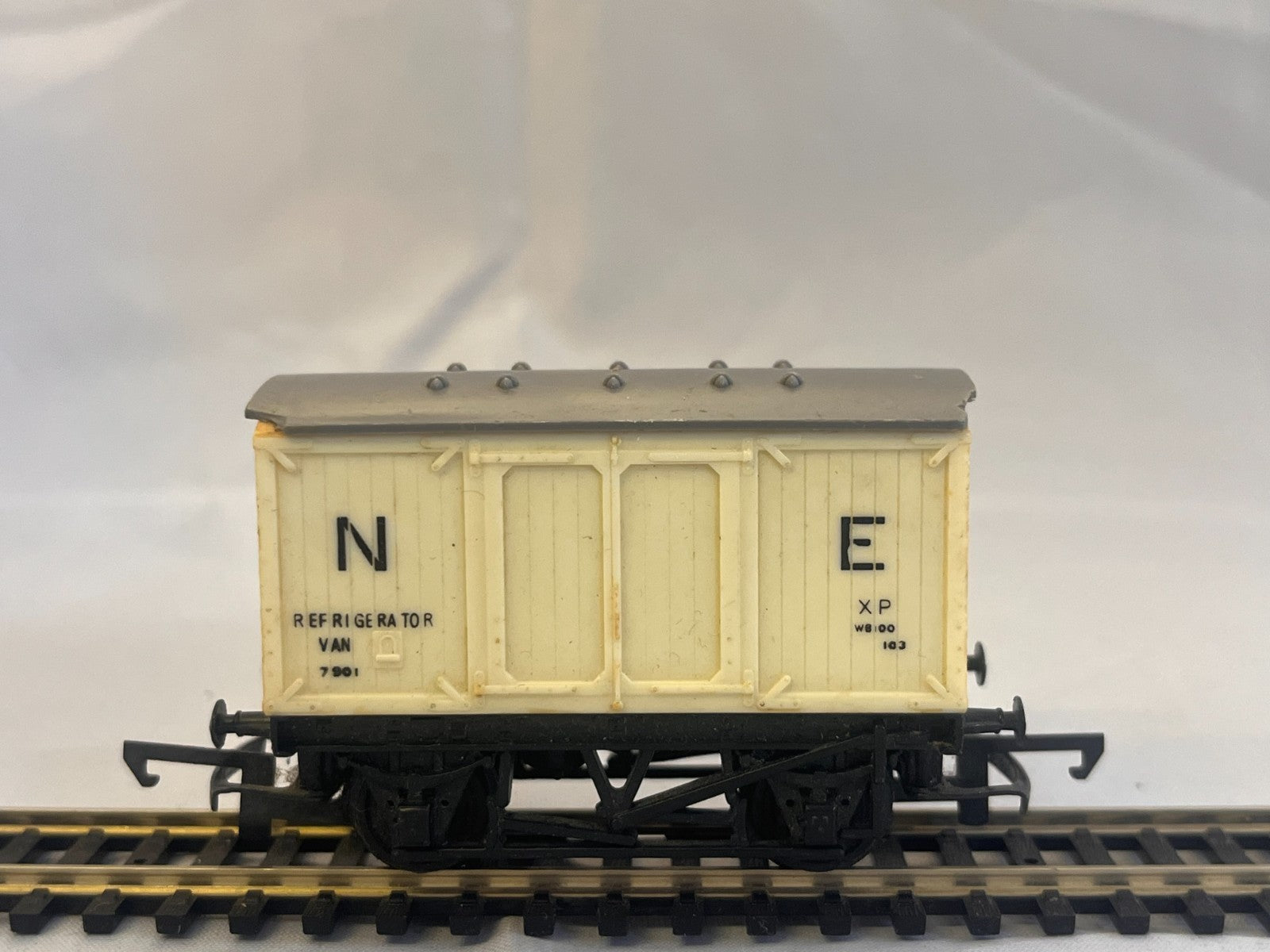 Tri-ang R21 OO Gauge NE Refrigerator Van 7901