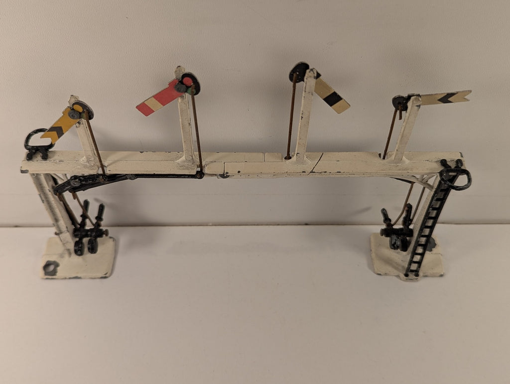 Crescent Toys O Gauge 4-Arm Signal Gantry Lineside Accessory White
