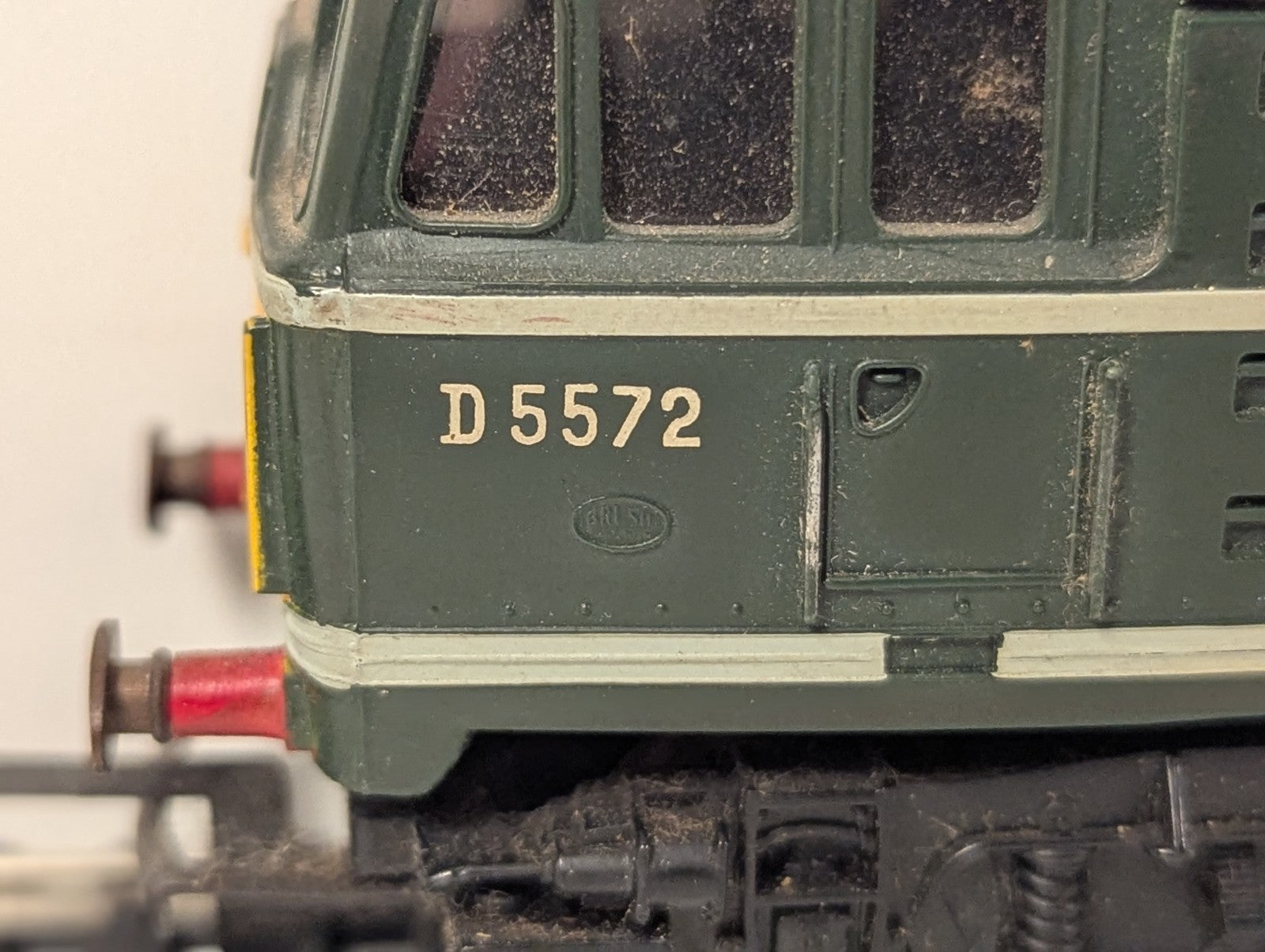 Tri-ang OO Gauge Class 31 Brush Type 2 Diesel Locomotive D5572
