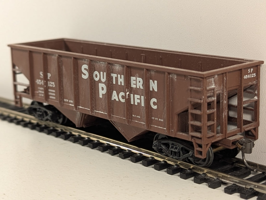Walthers Trainline HO Gauge Southern Pacific 2-Bay Hopper Wagon