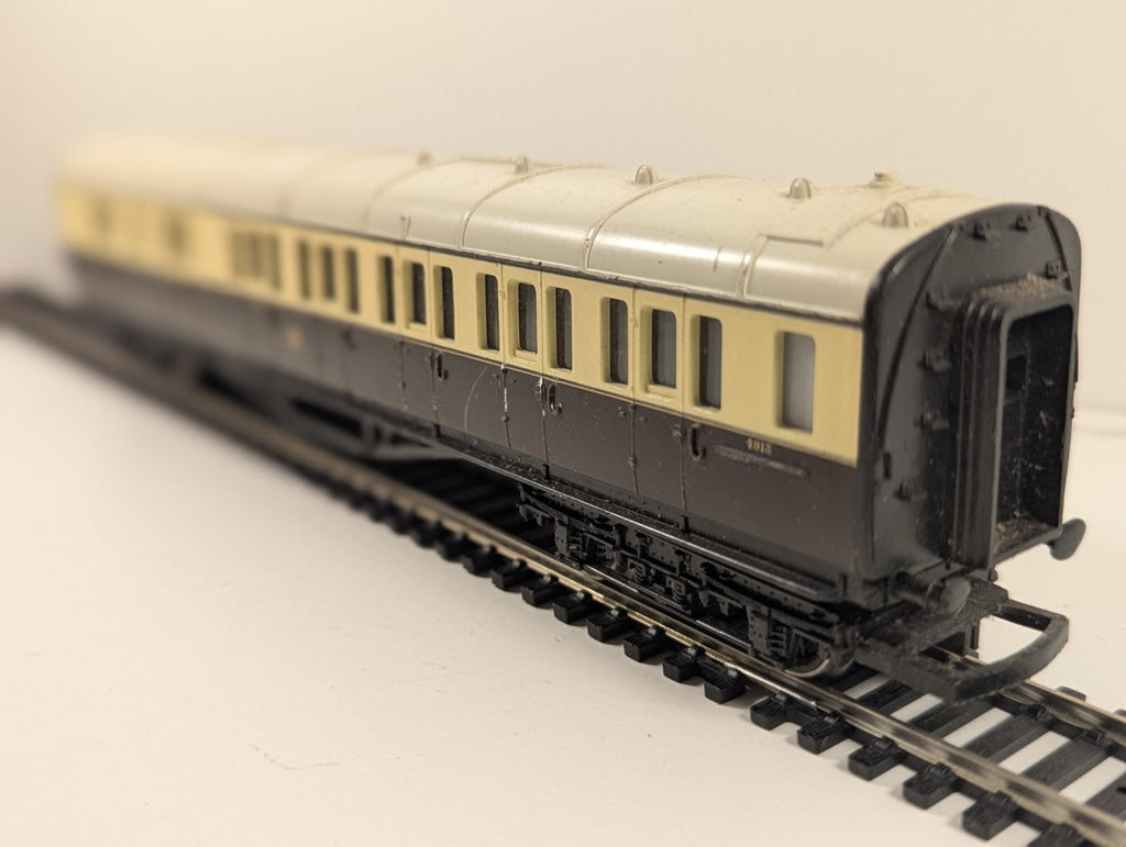 Hornby R457 OO Gauge GWR Collett Corridor Brake Third No. 4913