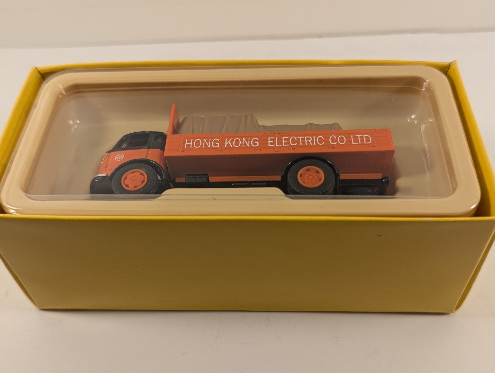 Vanguards VA16007 1:64 Scale Commer Dropside Hong Kong Electrical