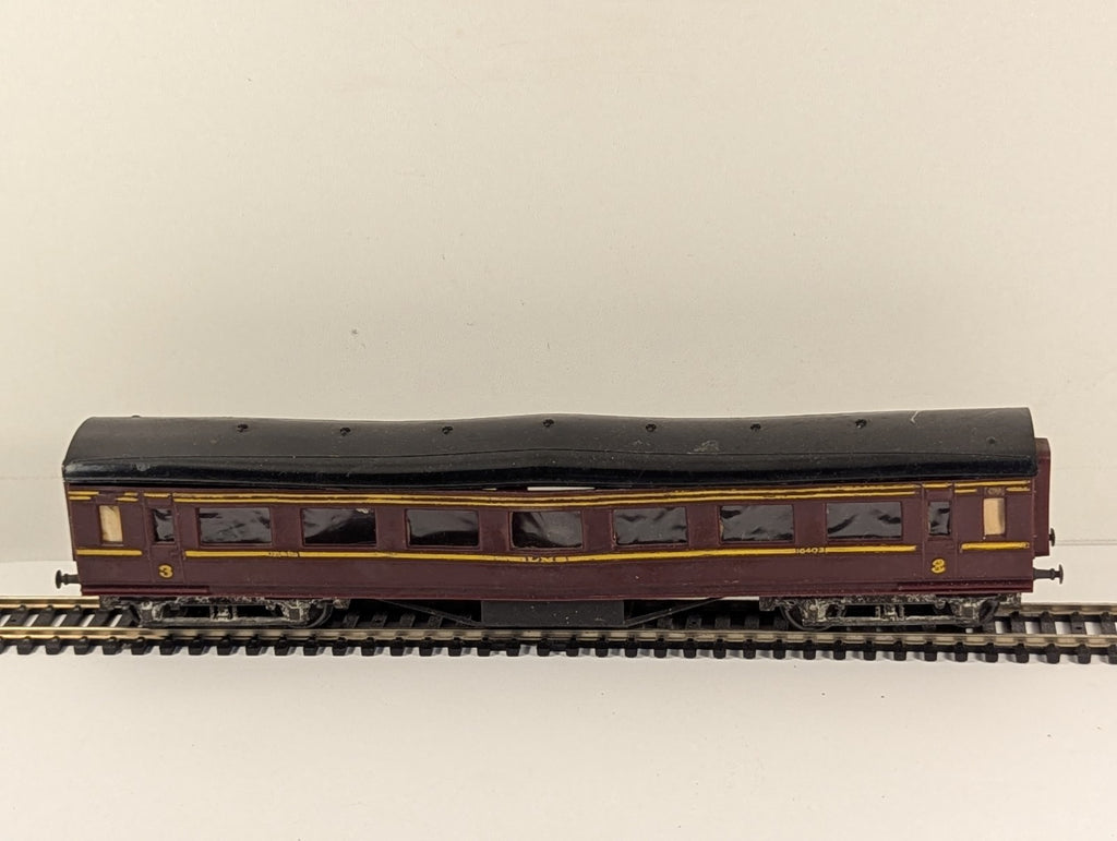 Coachcraft LMS 3rd Class Vestibule Coach Kit OO Gauge Boxed