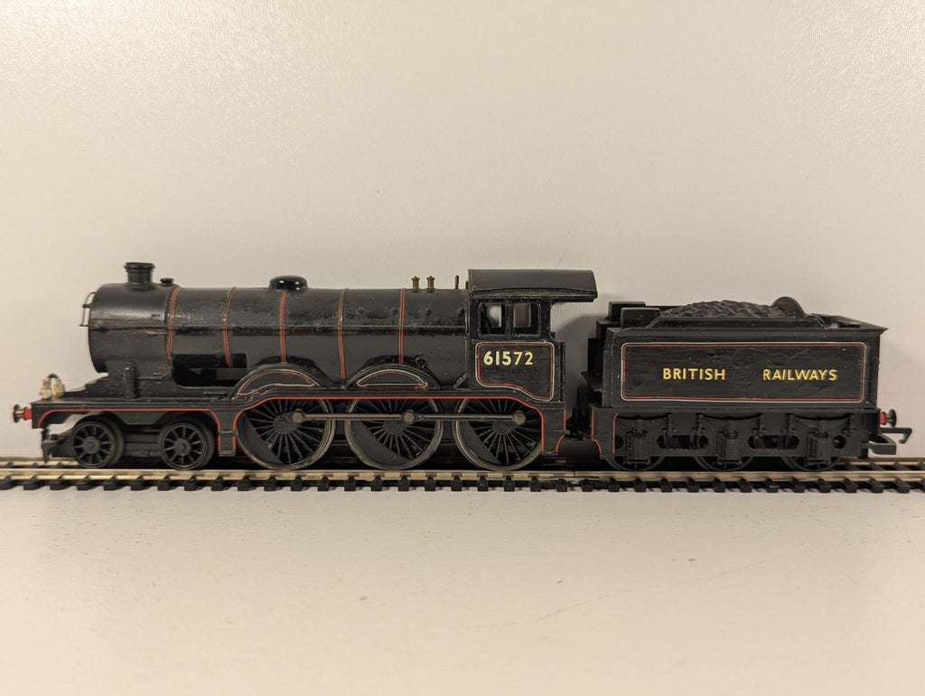 Hornby R2154A LNER B12 BR Lined Black
