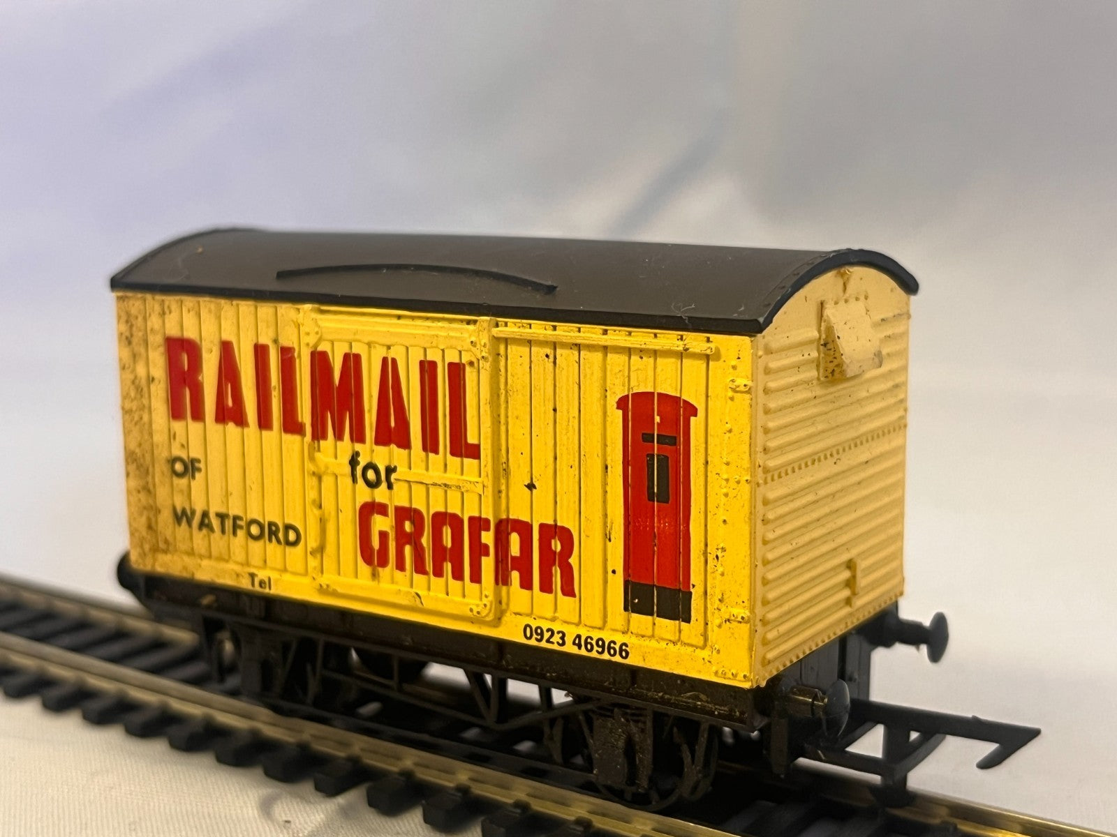 Graham Farish OO Gauge RailMail for Grafar Box Van