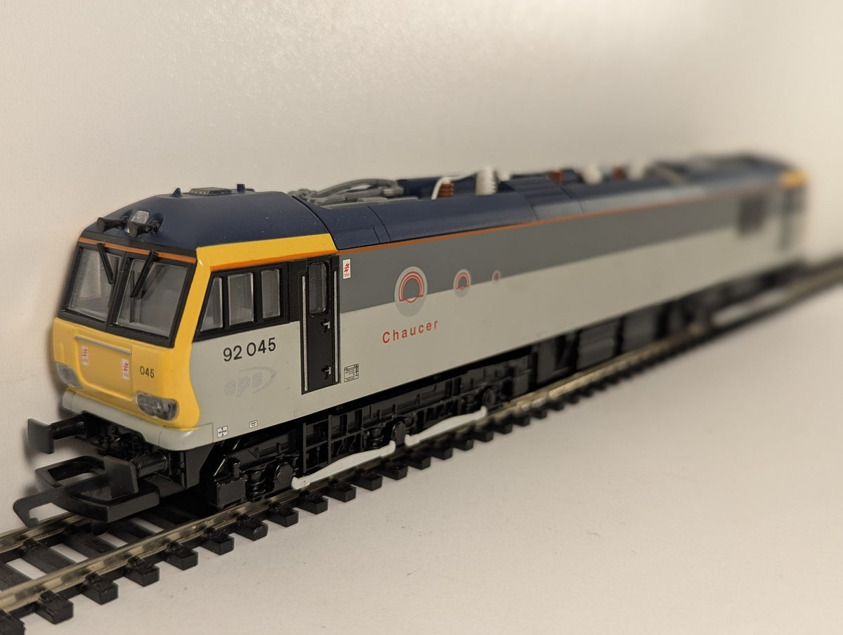 Hornby OO Gauge Class 92 Electric Locomotive 92045 EPS Grey R2035