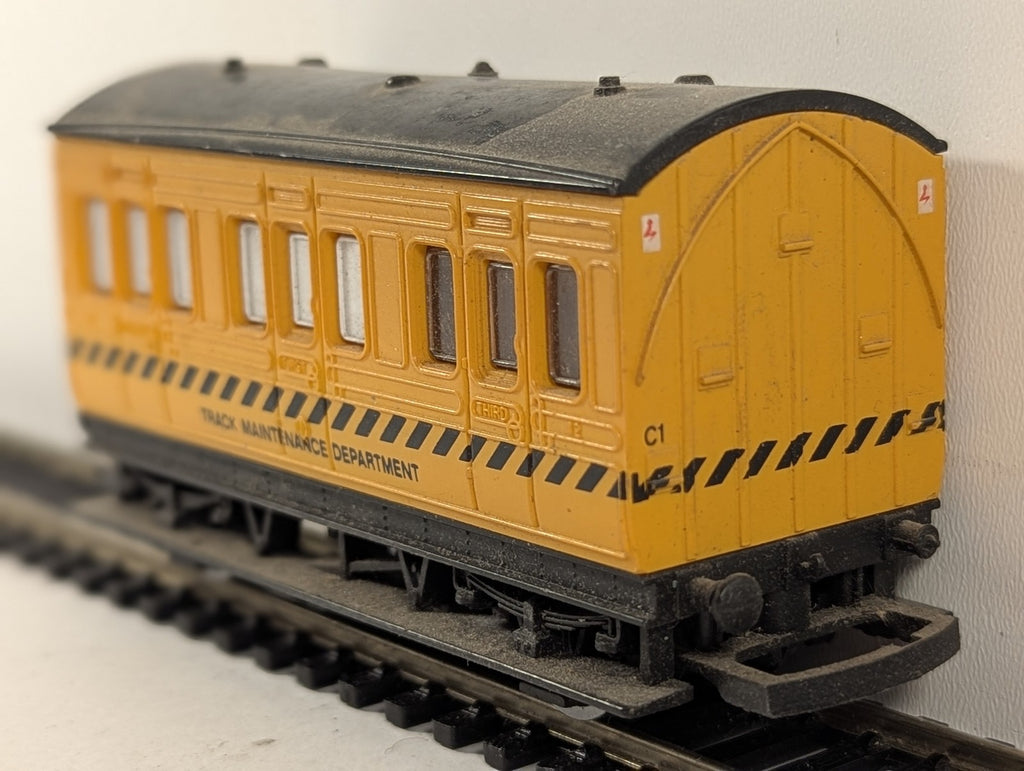 Hornby OO Gauge Track Maintenance Department 4-Wheel Coach Passenger Coach C1