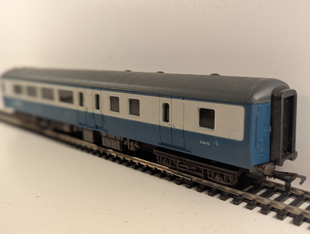 Airfix BR Mk2D Brake Second Open Coach OO Gauge